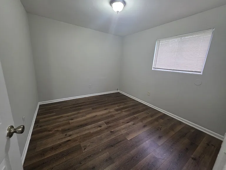 2398 Velma Ave — Photo 12