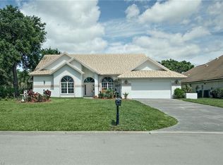 805 Pineside Ln, Naples, FL 34108