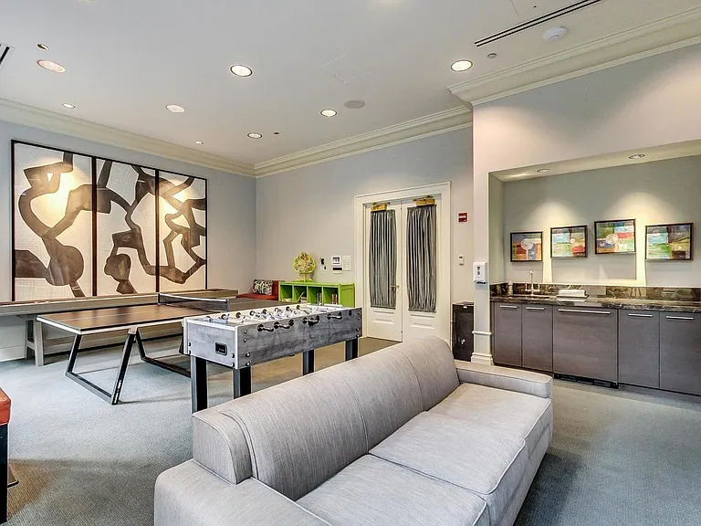 2550 N Lakeview Ave #S204 — Photo 31
