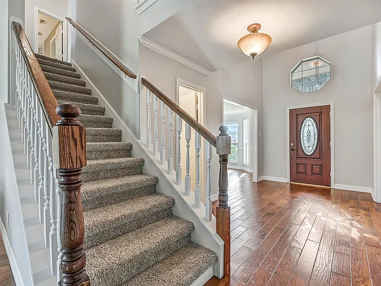 513 Meadow Bend Dr — Photo 6