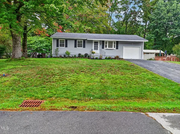 24 Coachman Drive, Ballston Spa, NY 12020