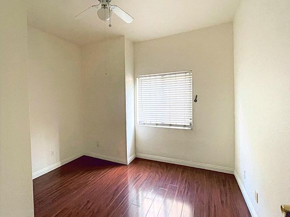 4th image of 338.5 W 33rd St #1e6e1fcd8