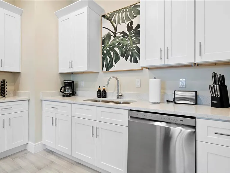 818 Foresteria Dr — Photo 2