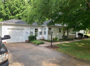 821 S Brady Ave, Newton, NC 28658
