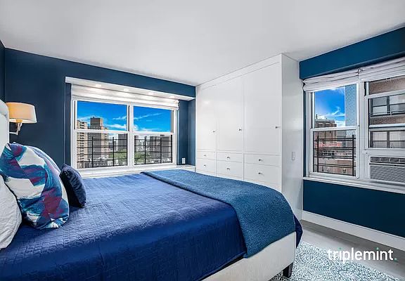 5th image of 415 Grand St APT E1104