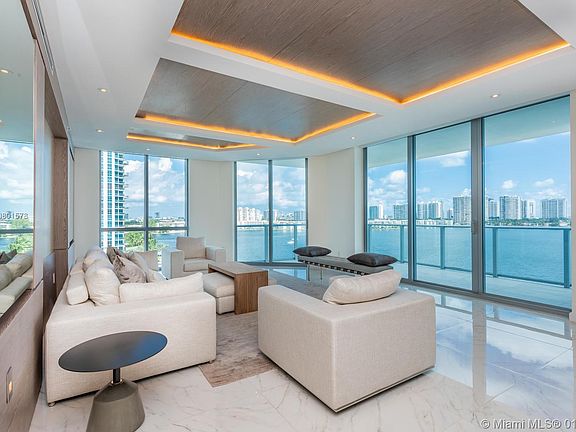 3rd image of 17111 Biscayne Blvd Unit 809