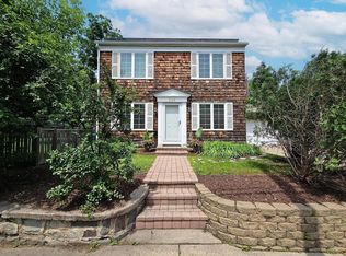 709 Wayzata Blvd E, Wayzata, MN 55391