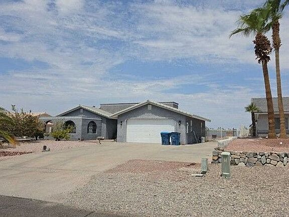2nd image of 1967 Spruce Dr