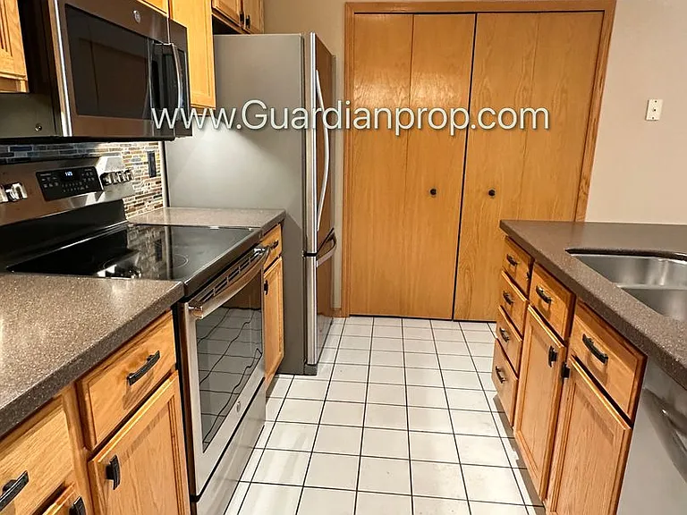 17818 Cobblestone Way — Photo 3