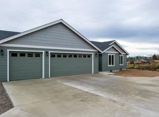 2421 NW 8th St, Redmond, OR 97756