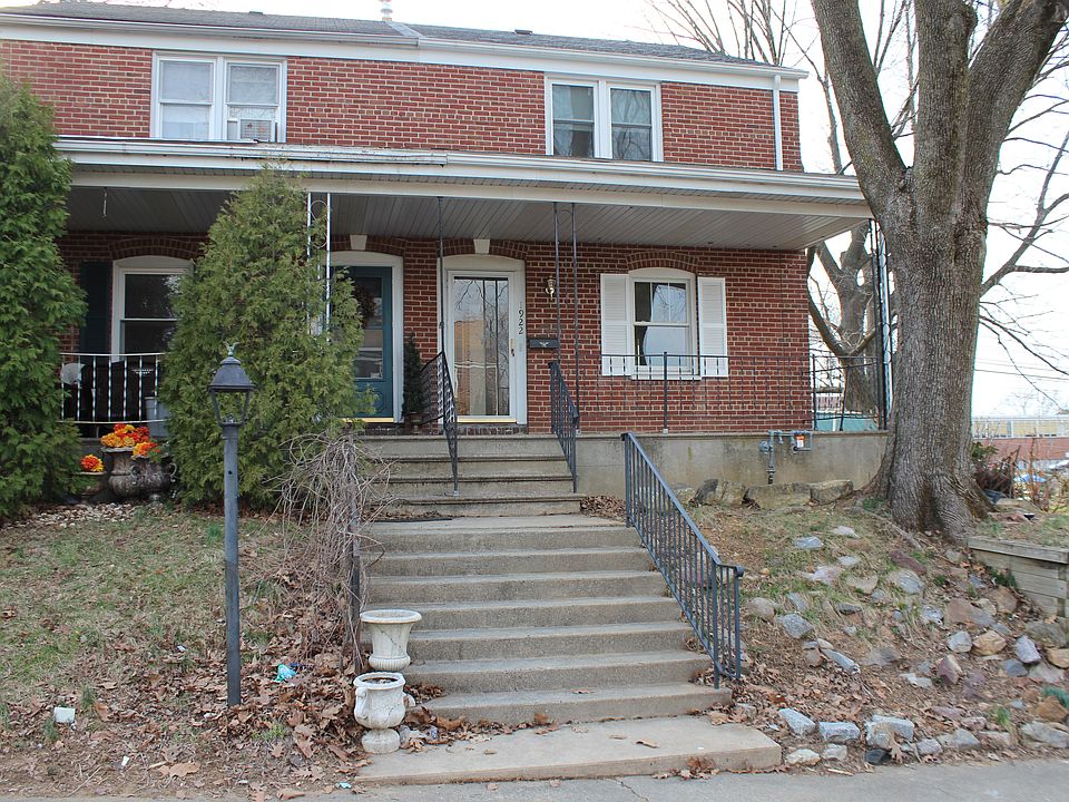 Front of 1922 Virginia St.