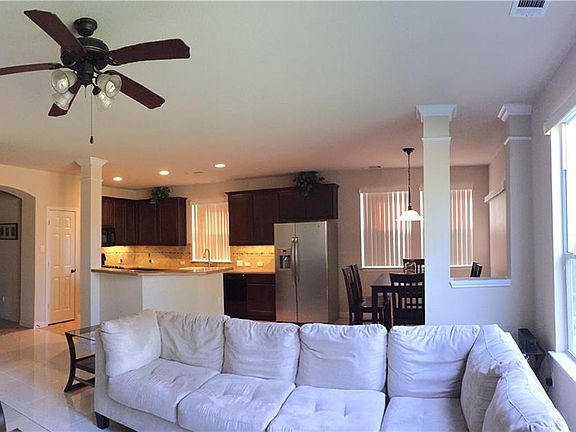 3rd image of 1408 Weatherford Dr