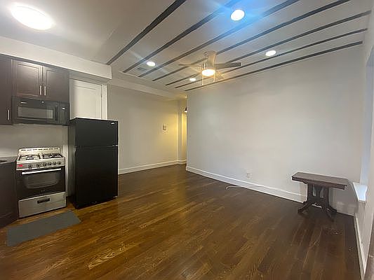 2nd image of 275 Grand St APT 1