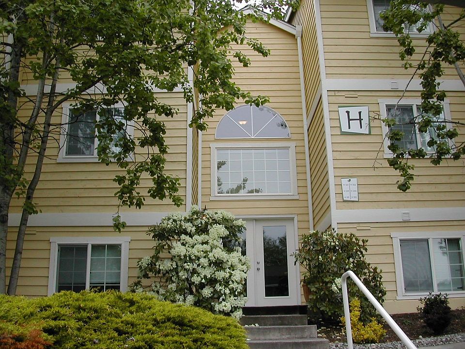 Condo Living at it's finest!