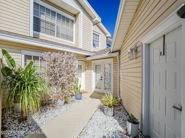 452 Prestwick Ct, Melbourne, FL 32940