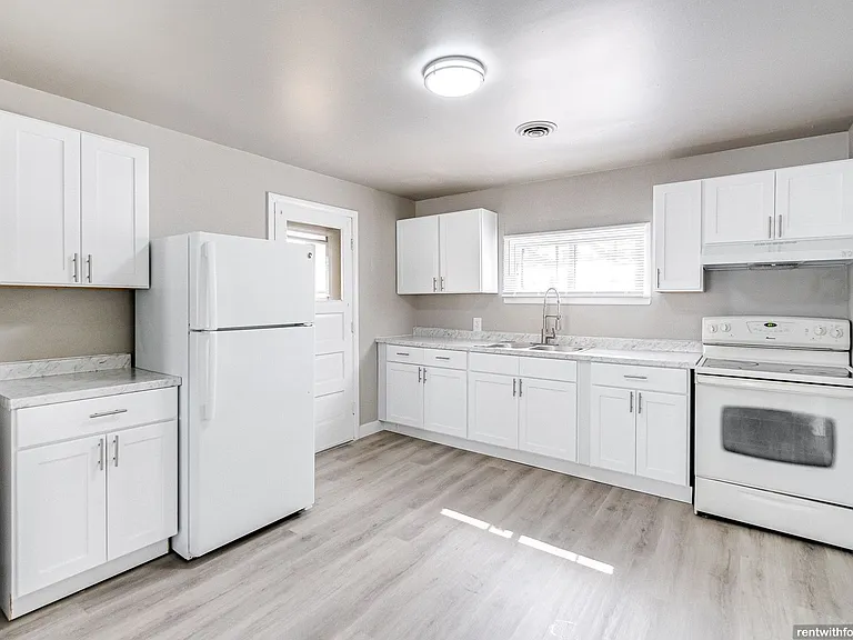 1001 Main Ave, Kaukauna — Photo 1