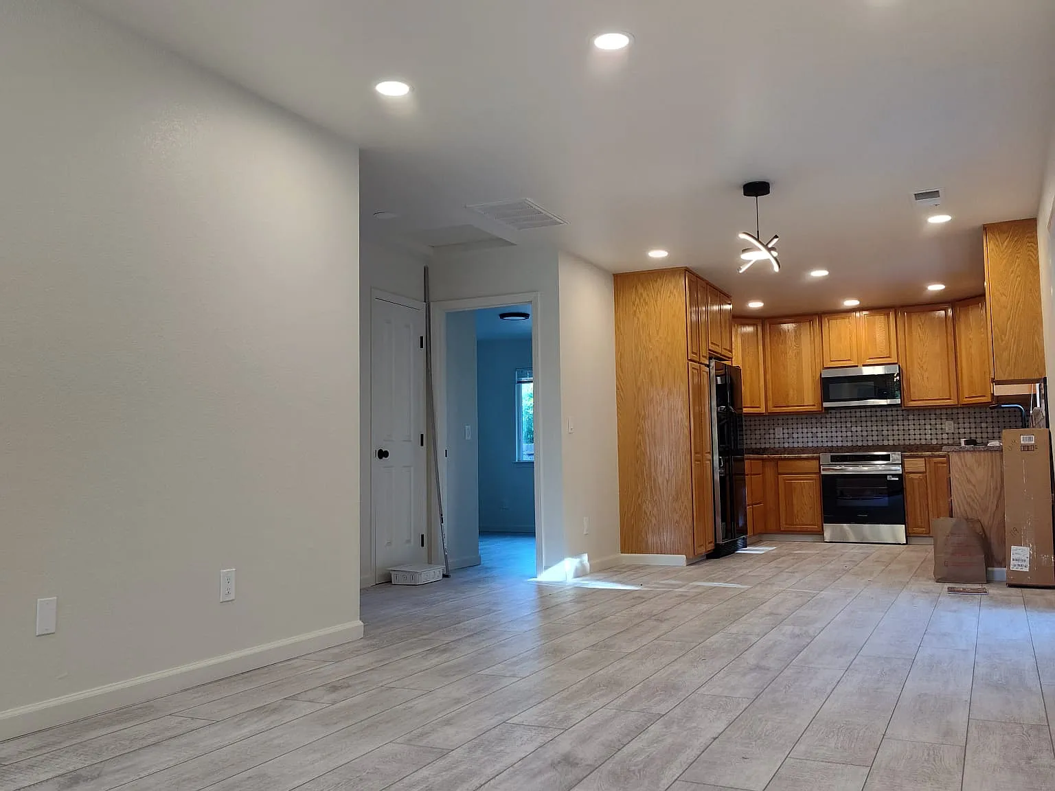 2 bed, 990 sqft, $2,750 — Photo 3