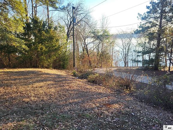 3rd image of 135 Sarah Ln