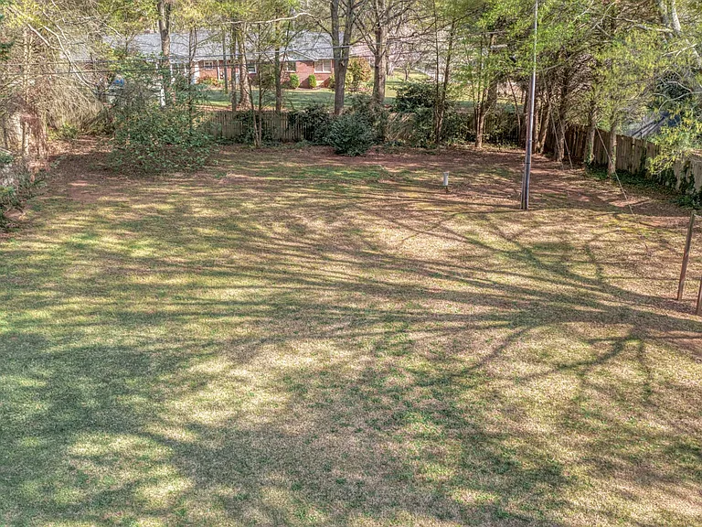 1416 Hilltop Dr — Photo 33