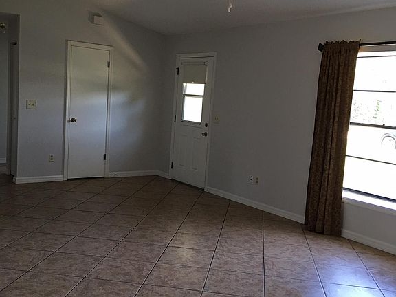 3rd image of 1172 Prescott Blvd