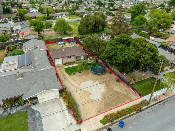 223 10th St, Greenfield, CA 93927
