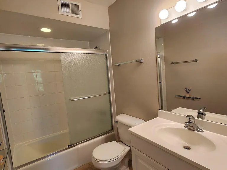 560 Shorely Dr #204 — Photo 24