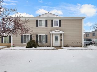 1561 Quaker Ln #109-D, Prospect Heights, IL 60070