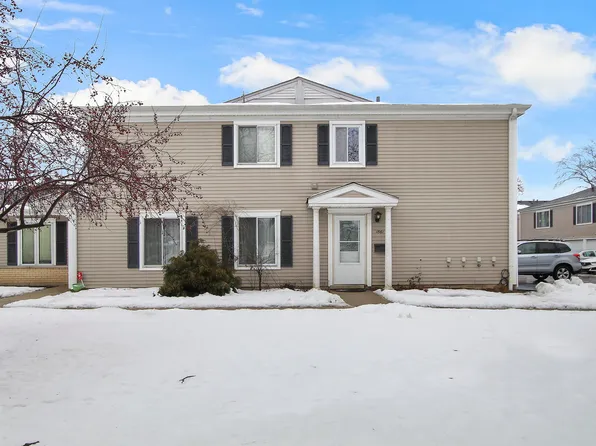 1561 Quaker Ln #109-D, Prospect Heights, IL 60070