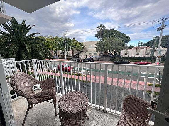5th image of 1420 Pennsylvania Ave APT 209