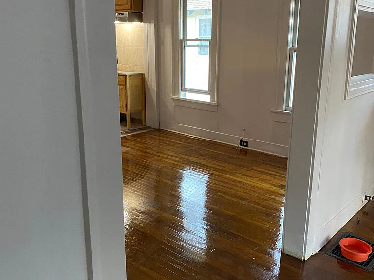 383 Hopkins St SW — Photo 4