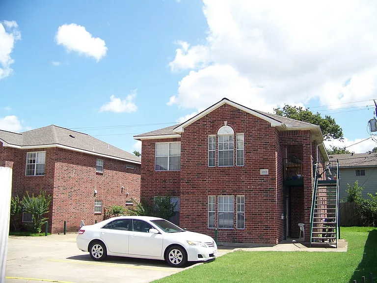 3901 College Main St #B — Photo 7