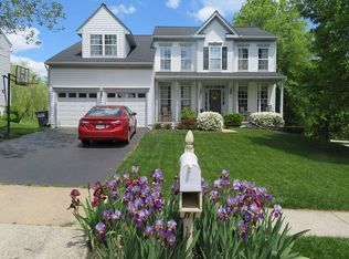 17282 Arrowood Pl, Round Hill, VA 20141