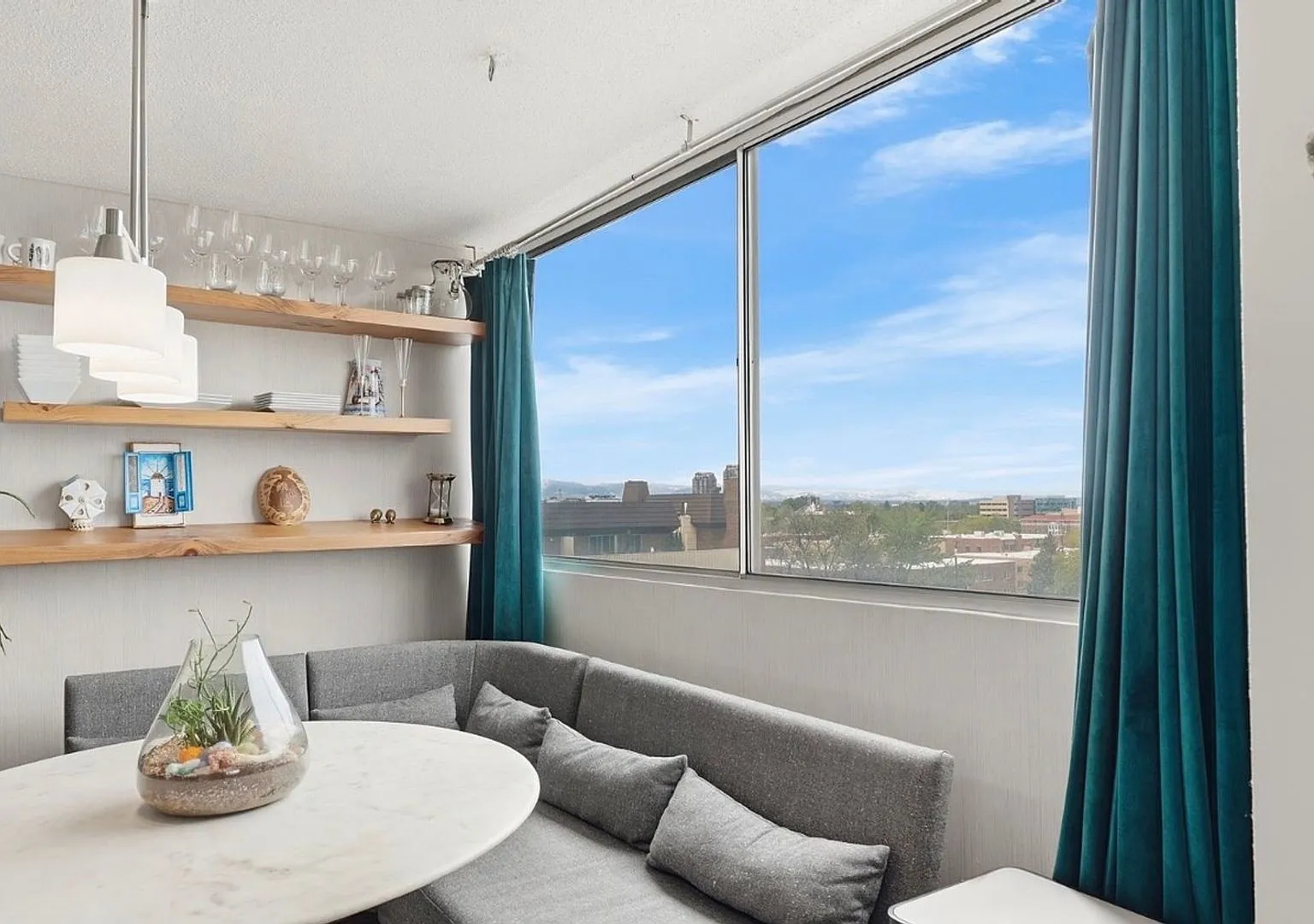 3 bed, 3.0 bath, 1496 sqft, $2,895 — Photo 3