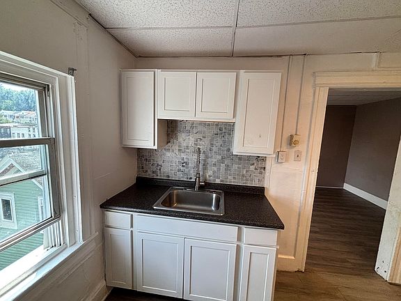 3rd image of 409 W Broad St #5