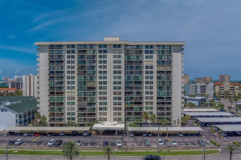 2 bed, 2.0 bath, 1300 sqft, $3,200 — Photo 1
