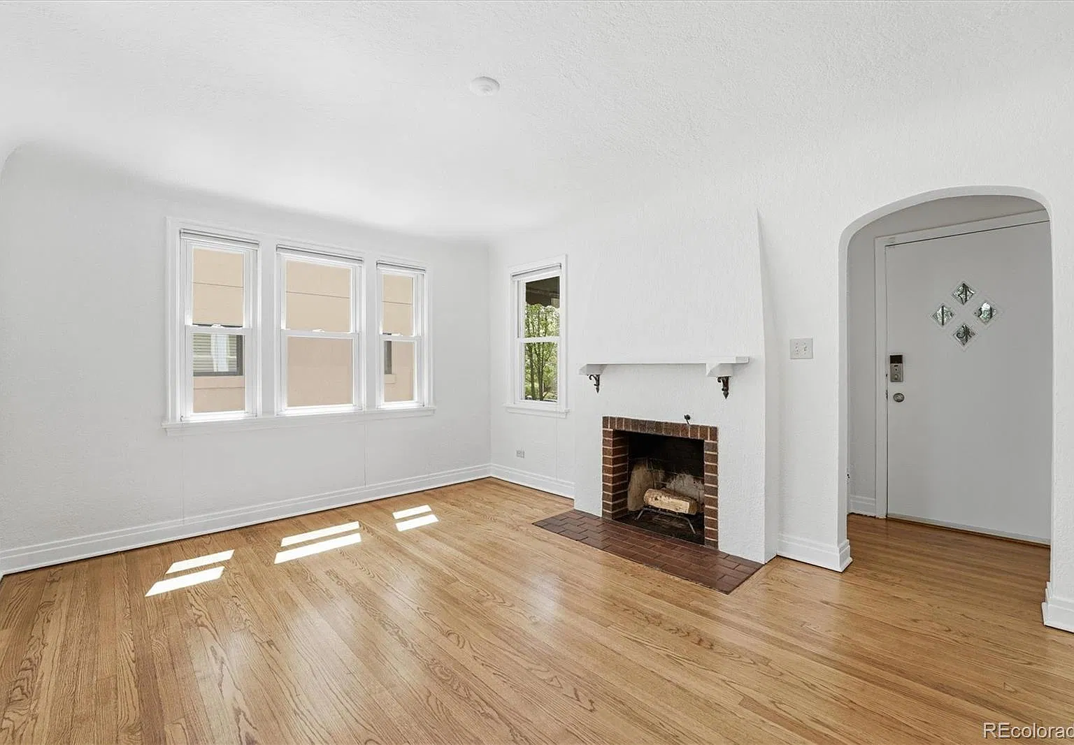 3 bed, 2.0 bath, 1778 sqft, $3,600 — Photo 4