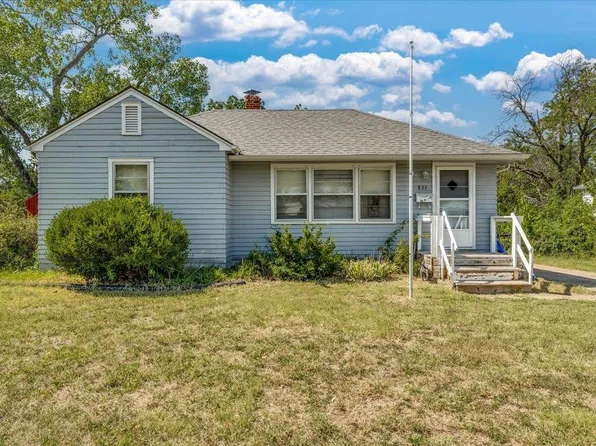 833 N Old Manor Rd, Wichita, KS 67208