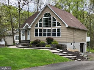 121 Mohawk Trl, Albrightsville, PA 18210