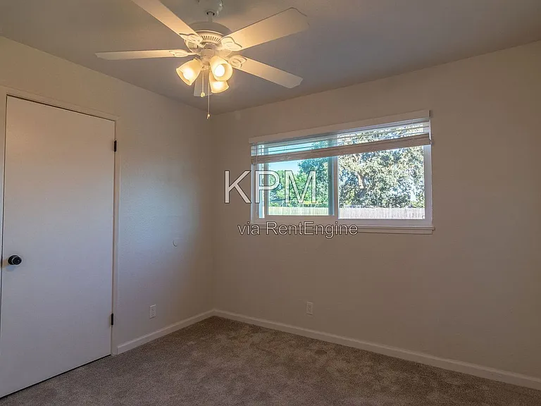 4248 E 4th St — Photo 15