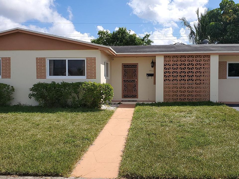 1st image of 1432 NW 196th St #4/2