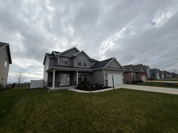 206 Denton Dr, Savoy, IL 61874