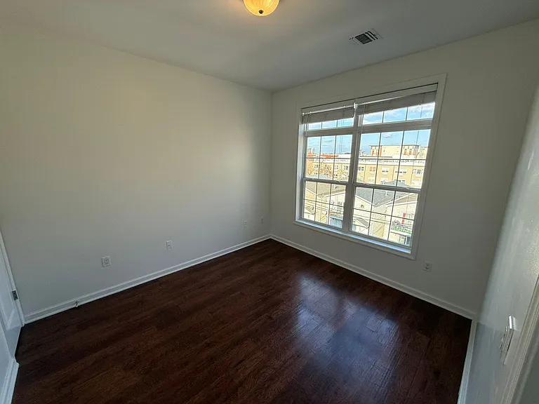 5609 Jefferson St #52E — Photo 16