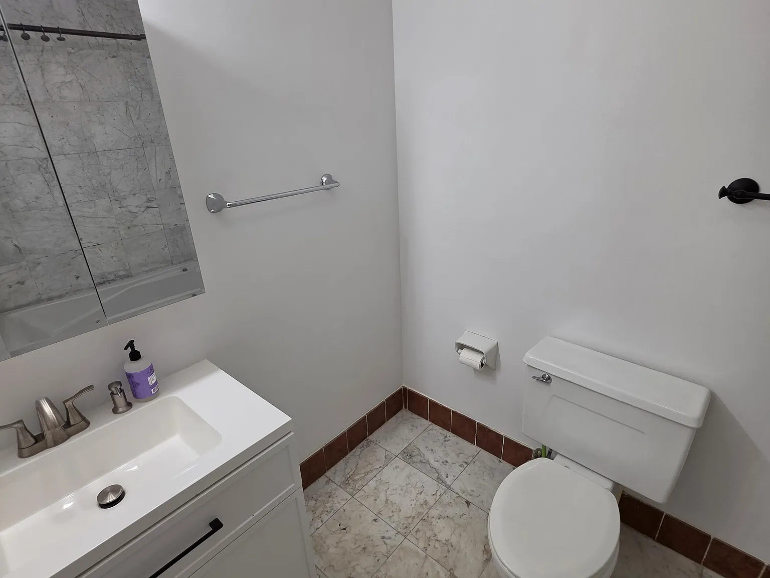 1 bed, 737 sqft, $2,300 — Photo 4