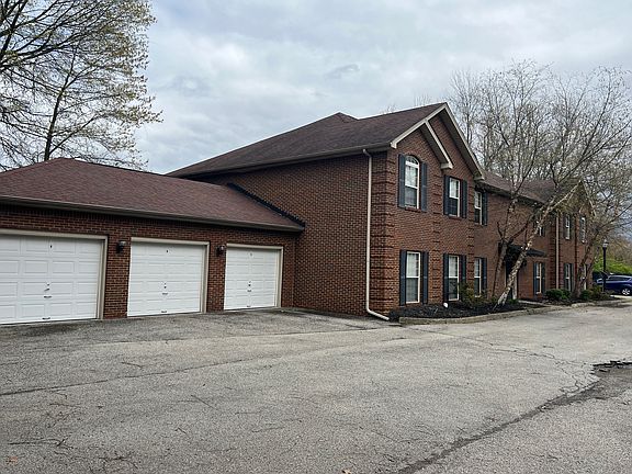 3rd image of 217 Hampton Place Ct