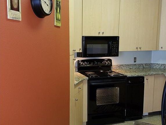5th image of 3225 Turtle Creek Blvd APT 605