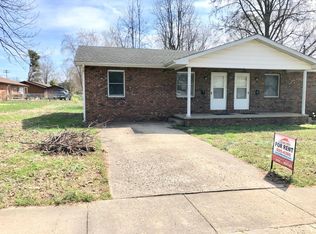 905 N Monroe St APT B, Marion, IL 62959