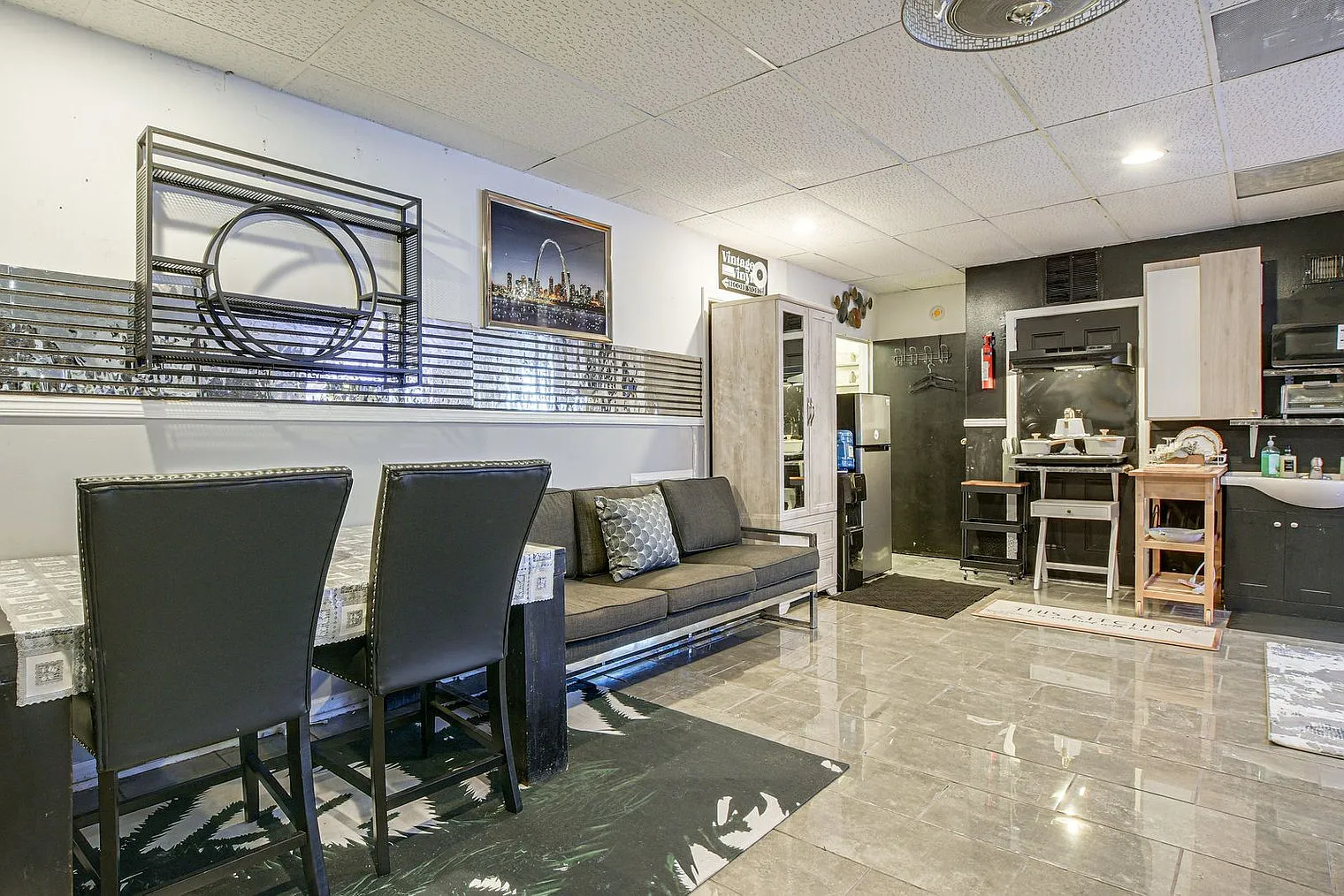 Studio, 1.0 bath, 990 sqft, $3,290 — Photo 3