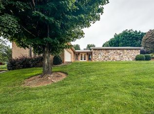 10 Clearview St, Granite Falls, NC 28630