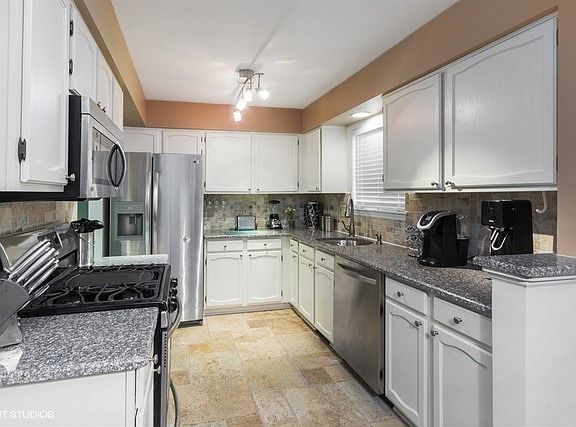 3rd image of 20954 W Ardmore Cir