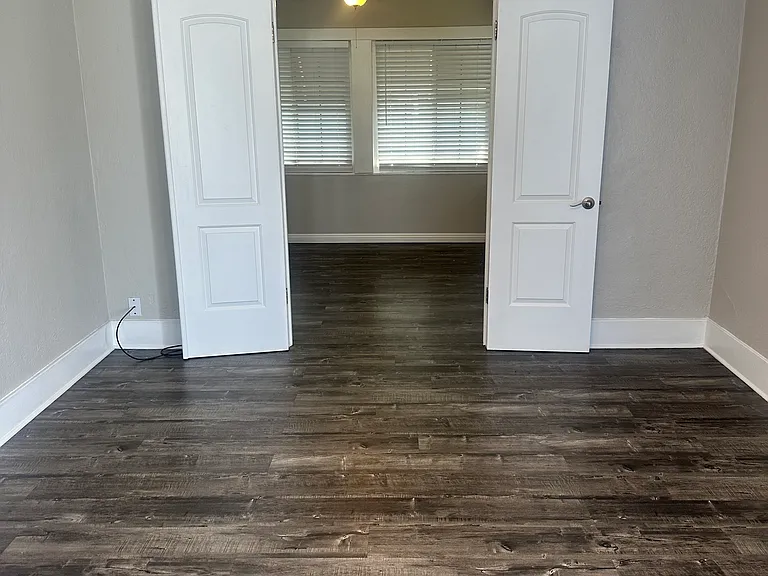 215 Eureka St #B — Photo 3